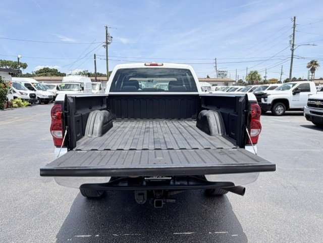 Used 2006 Chevrolet Silverado 2500 W/T w/ Heavy-Duty Power Package RWD image 7