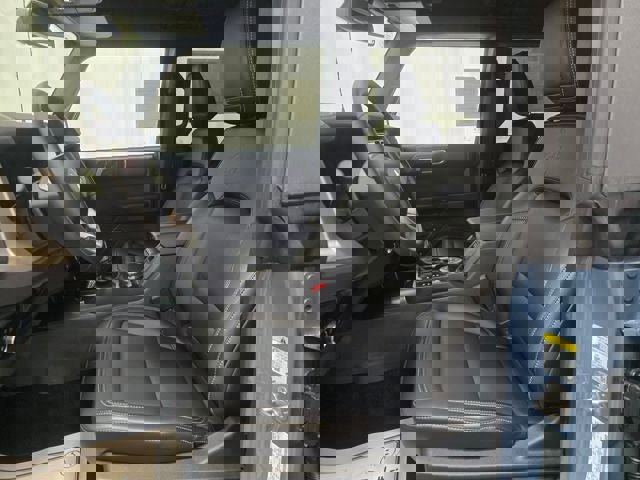 New 2025 Ford Bronco Outer Banks w/ Sasquatch Package image 5