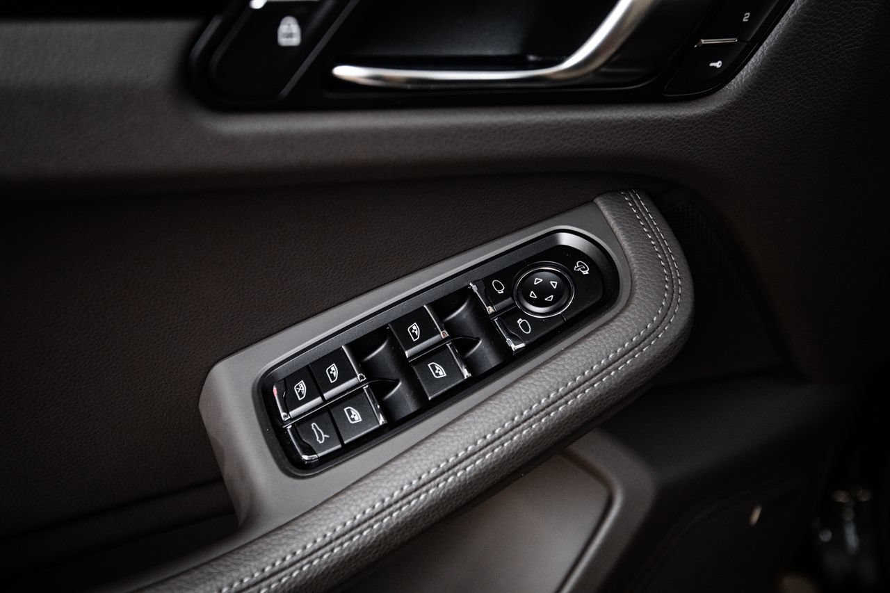 Certified 2026 Porsche Macan S AWD/4WD image 22