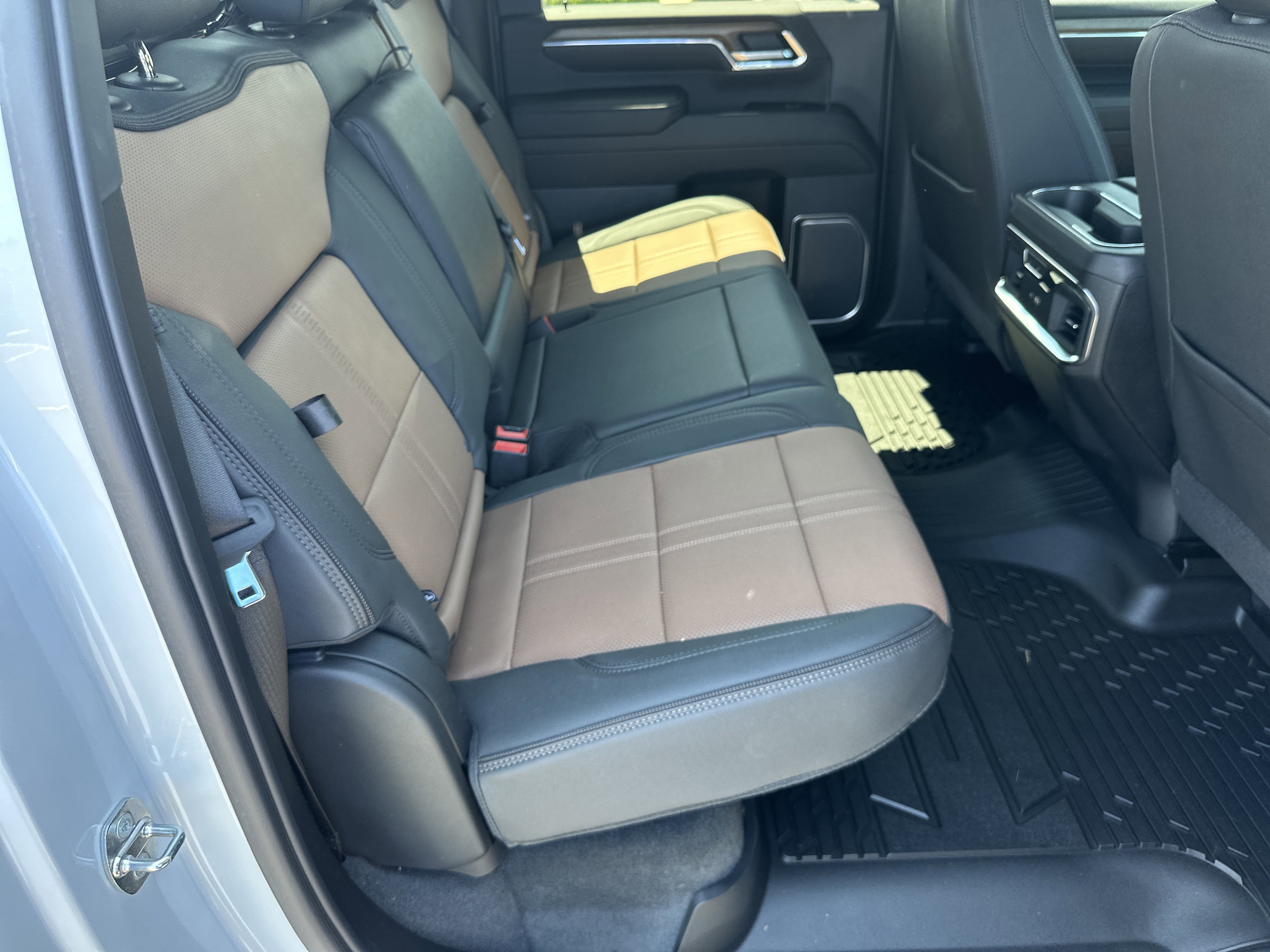 Certified 2024 Chevrolet Silverado 2500 High Country w/ High Country Premium Package AWD/4WD image 16