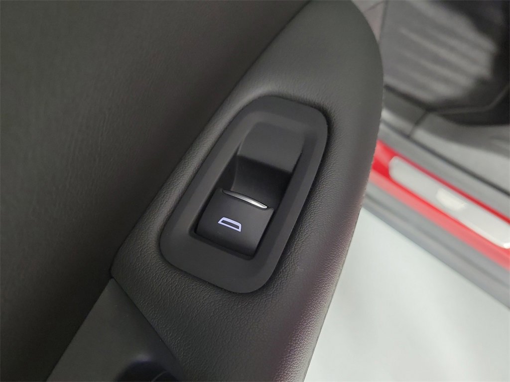 Certified 2025 Cadillac XT6 Luxury image 15