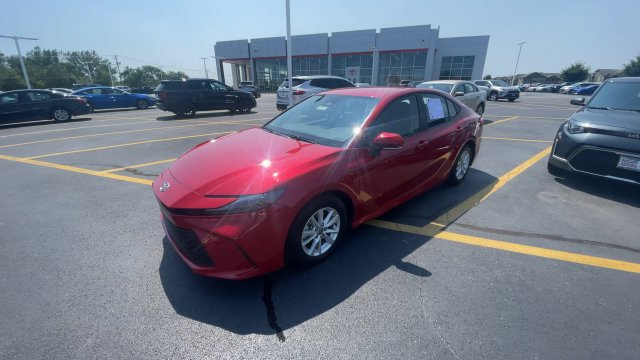 Used 2025 Toyota Camry LE FWD image 6