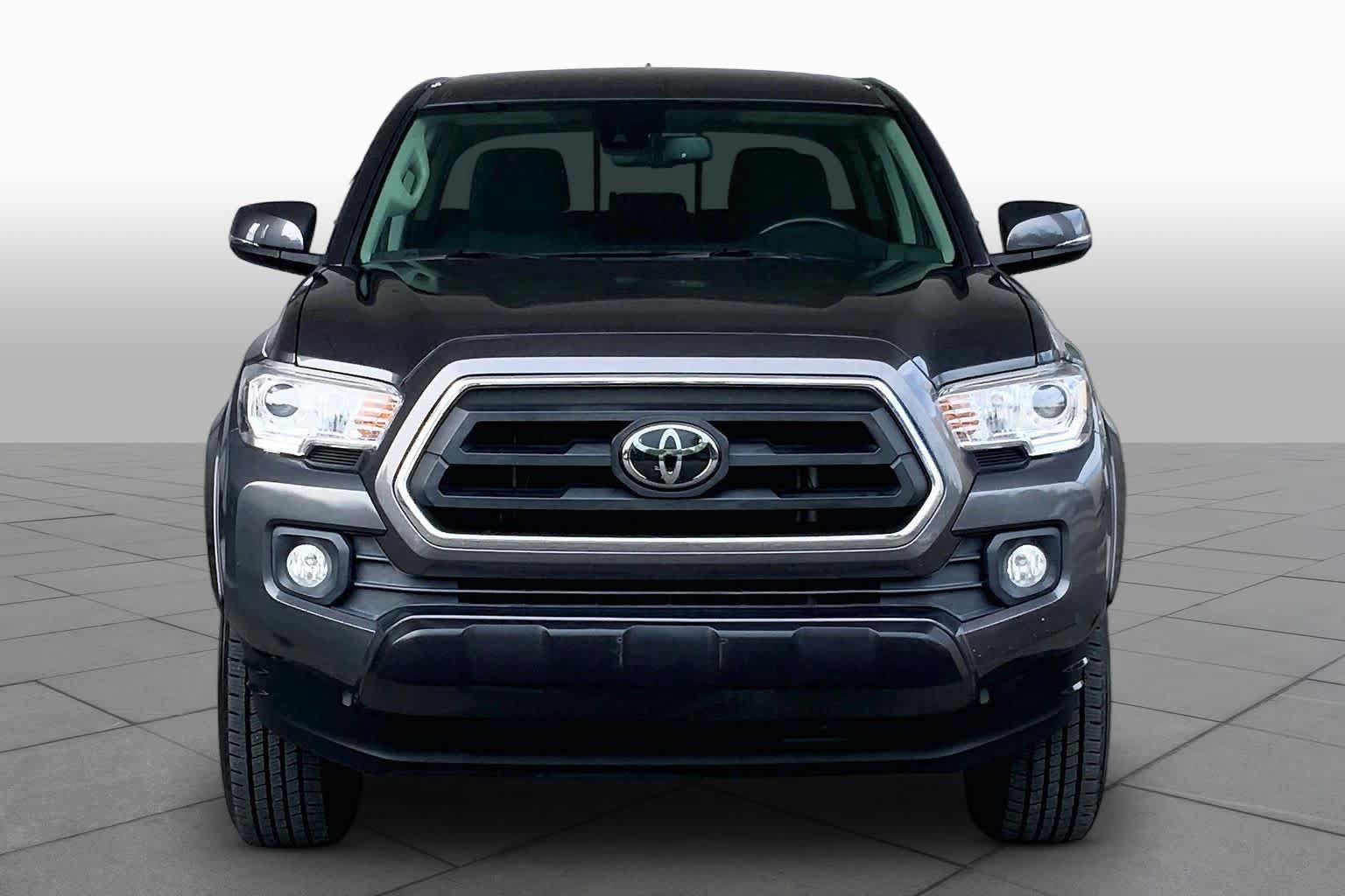 Used 2022 Toyota Tacoma SR5 w/ Technology Package RWD image 4