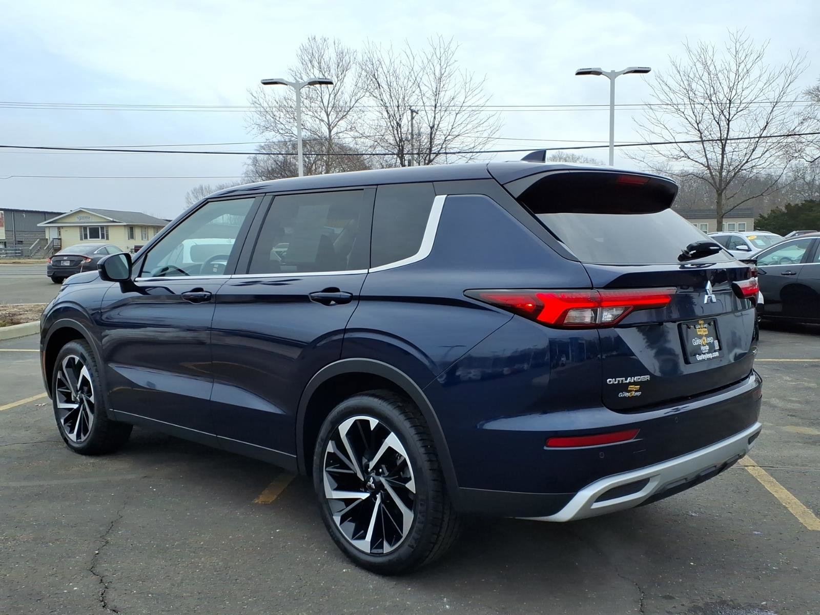 Used 2024 Mitsubishi Outlander SE image 10