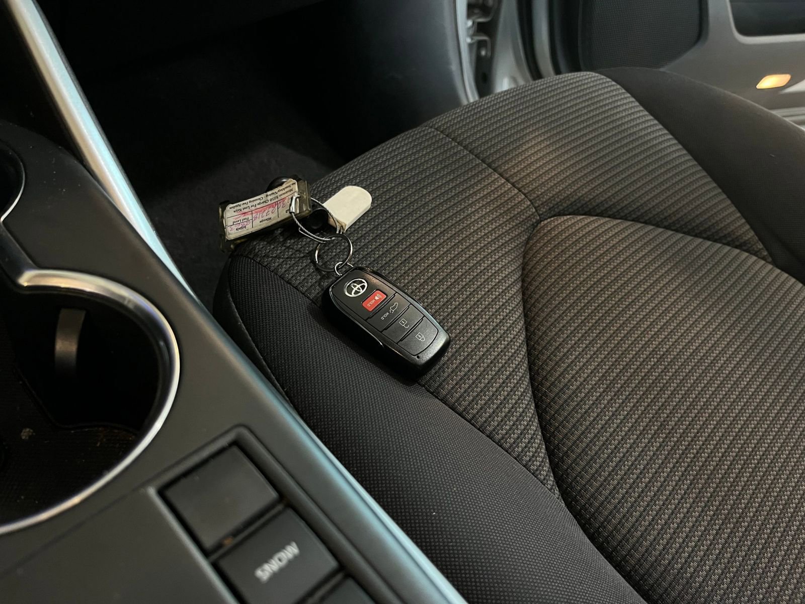 Used 2025 Toyota Highlander LE FWD image 21