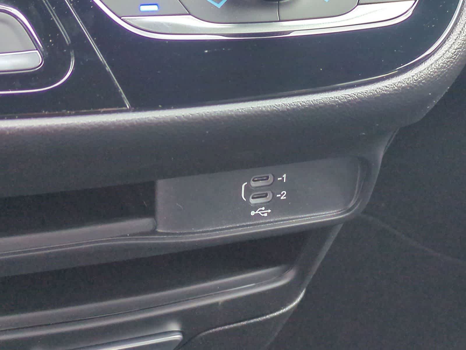 New 2027 Chrysler Pacifica Select FWD image 30