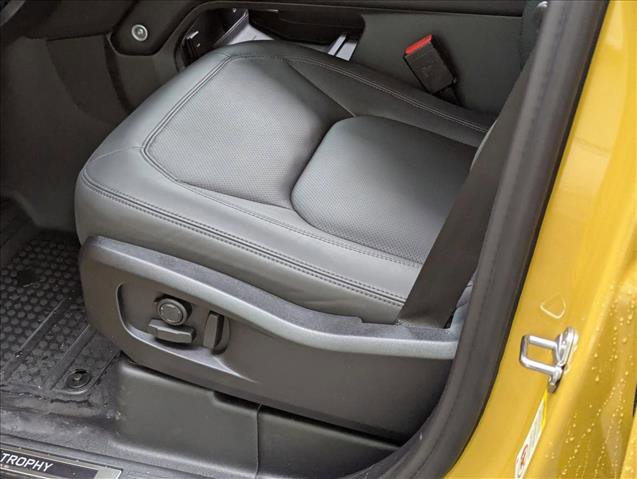 New 2026 Land Rover Defender 110 AWD/4WD image 4