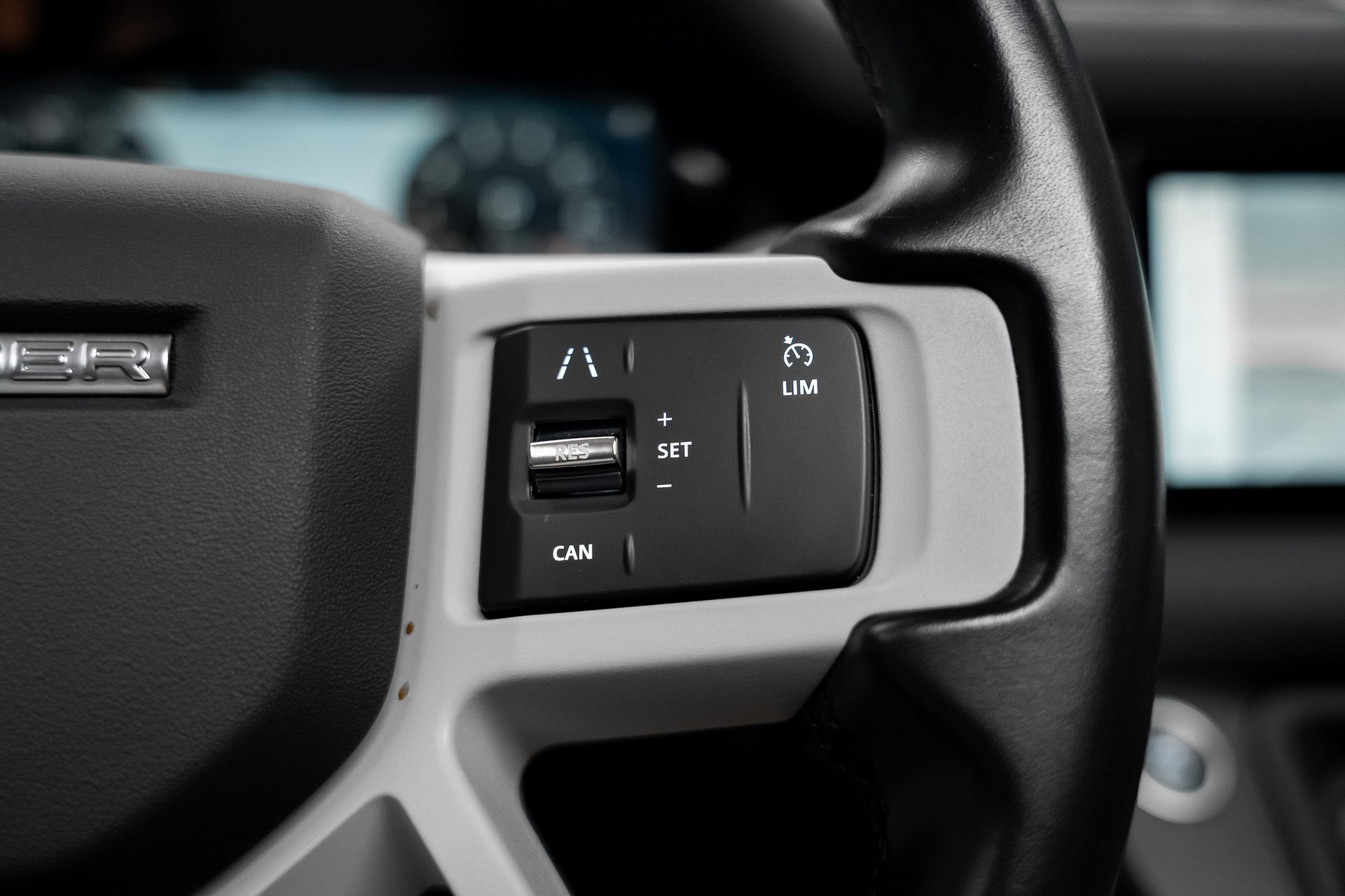 Used 2022 Land Rover Defender 110 SE image 45