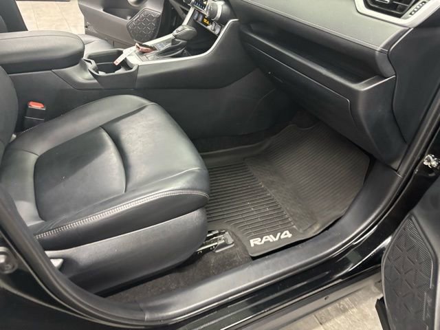 Used 2020 Toyota RAV4 XLE Premium image 36