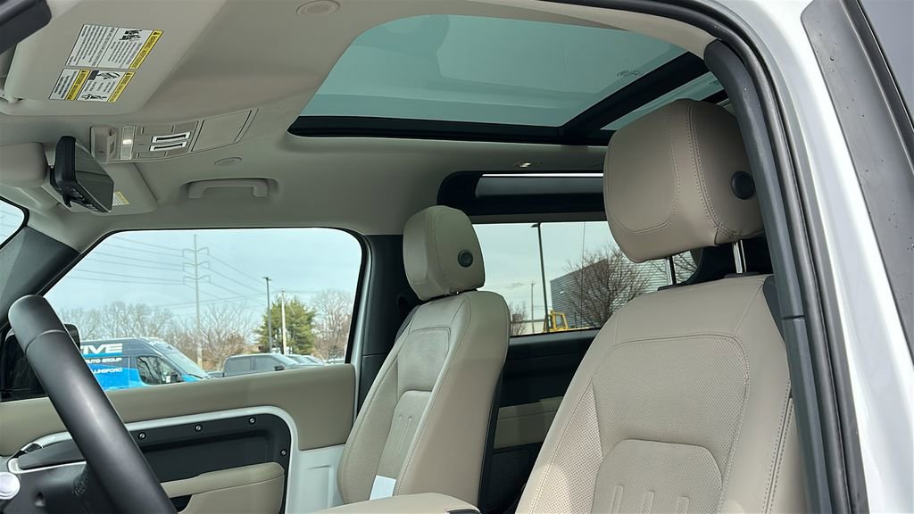 Used 2022 Land Rover Defender 90 S AWD/4WD image 10