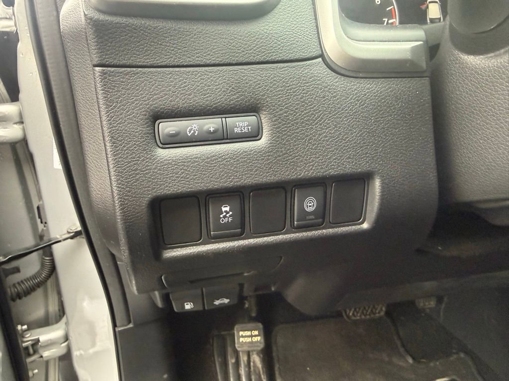 Used 2020 Nissan Murano SV AWD/4WD image 16