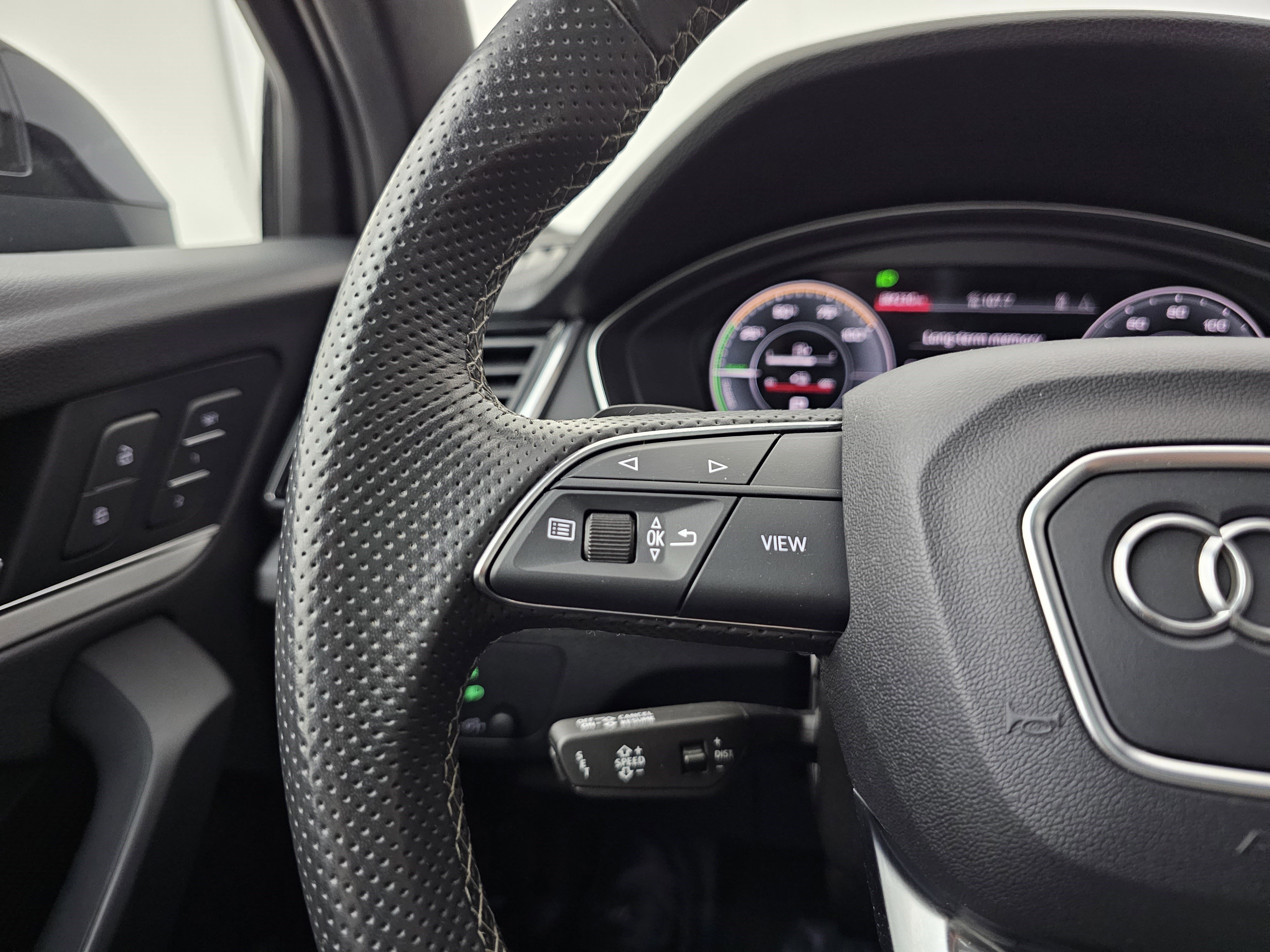 Used 2023 Audi Q5 e Premium Plus w/ Premium Plus Package image 37