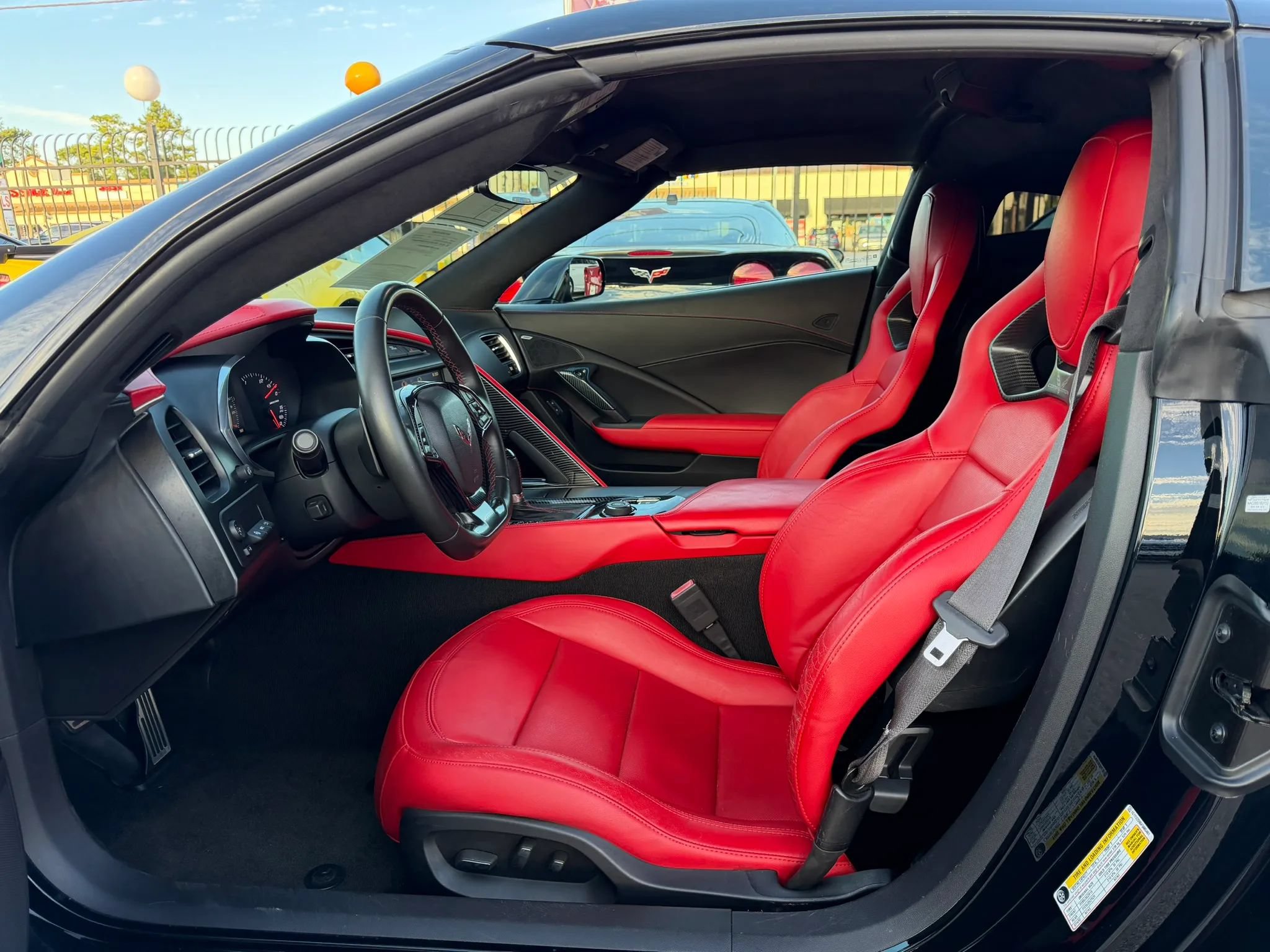 Used 2015 Chevrolet Corvette Z06 w/ 3LZ Preferred Equipment Group RWD image 21