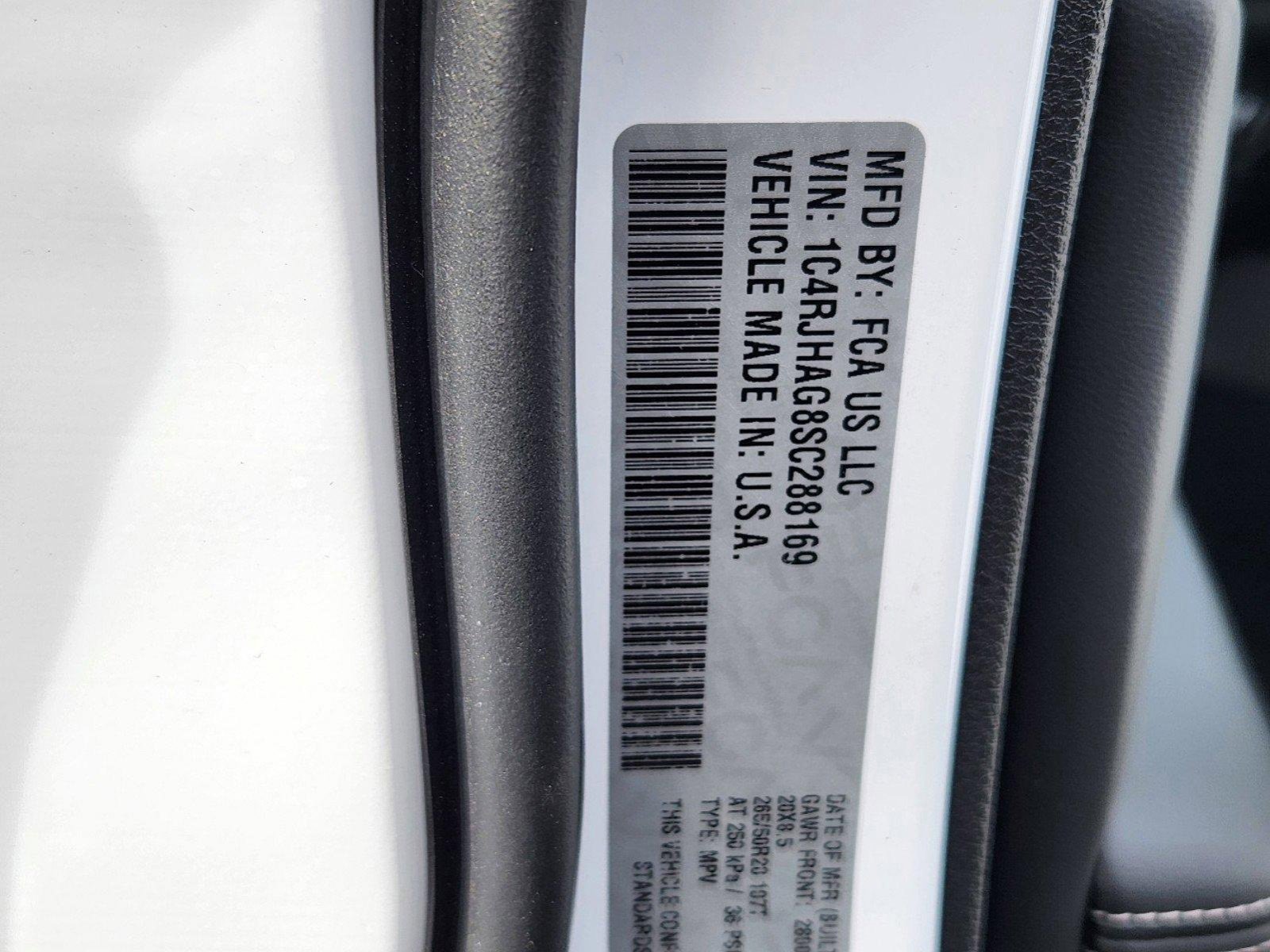 New 2025 Jeep Grand Cherokee Altitude image 22