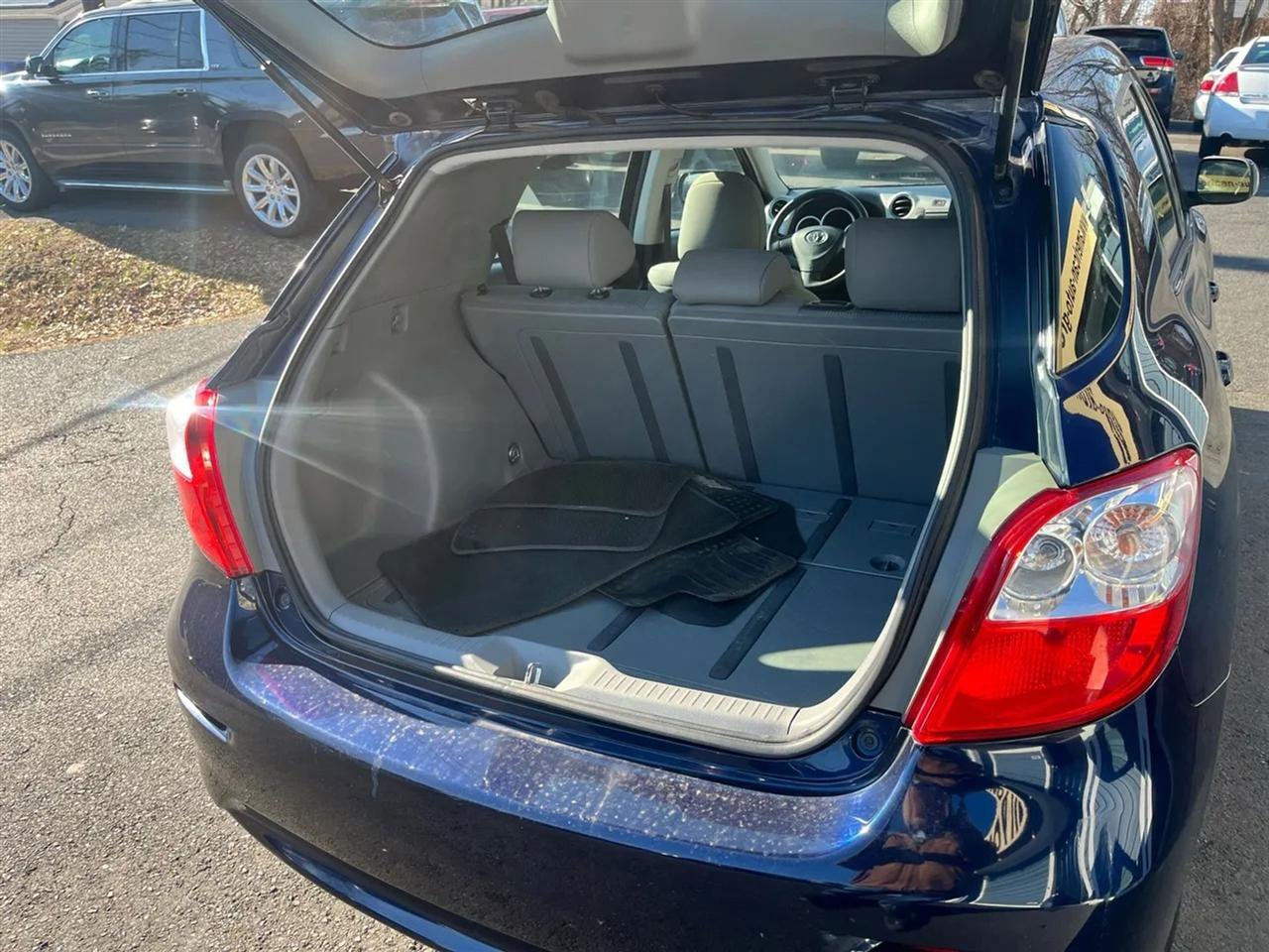 Used 2010 Toyota Matrix image 12