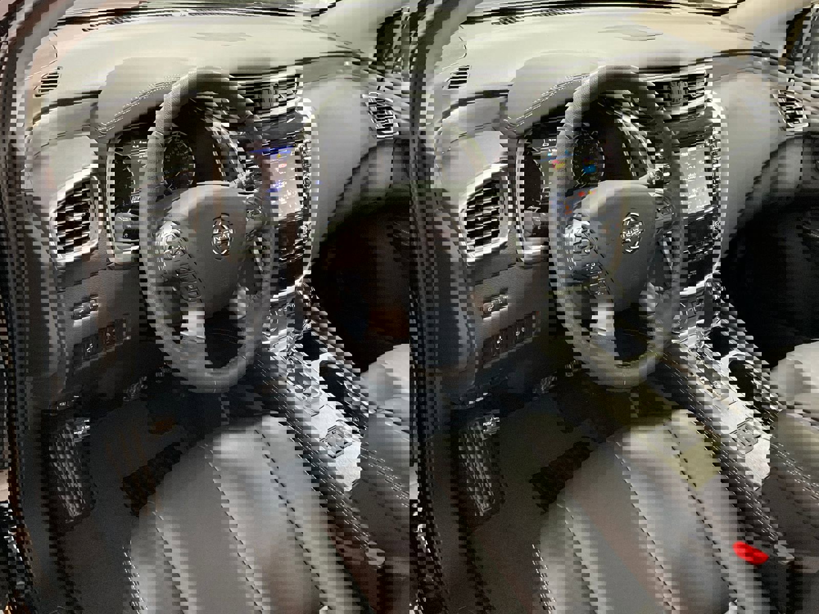 Used 2024 Nissan Murano SV image 14