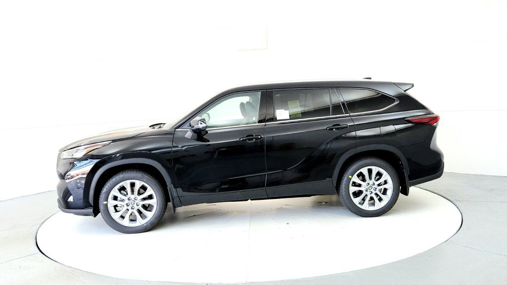 New 2026 Toyota Highlander Limited AWD/4WD image 3