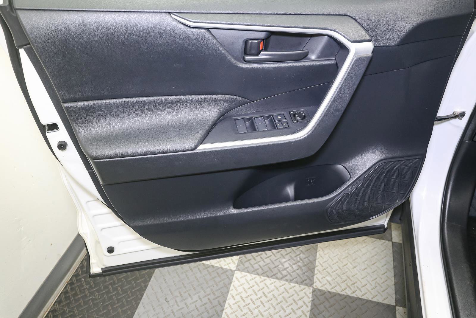 Used 2020 Toyota RAV4 LE w/ All Weather Liner Package image 40