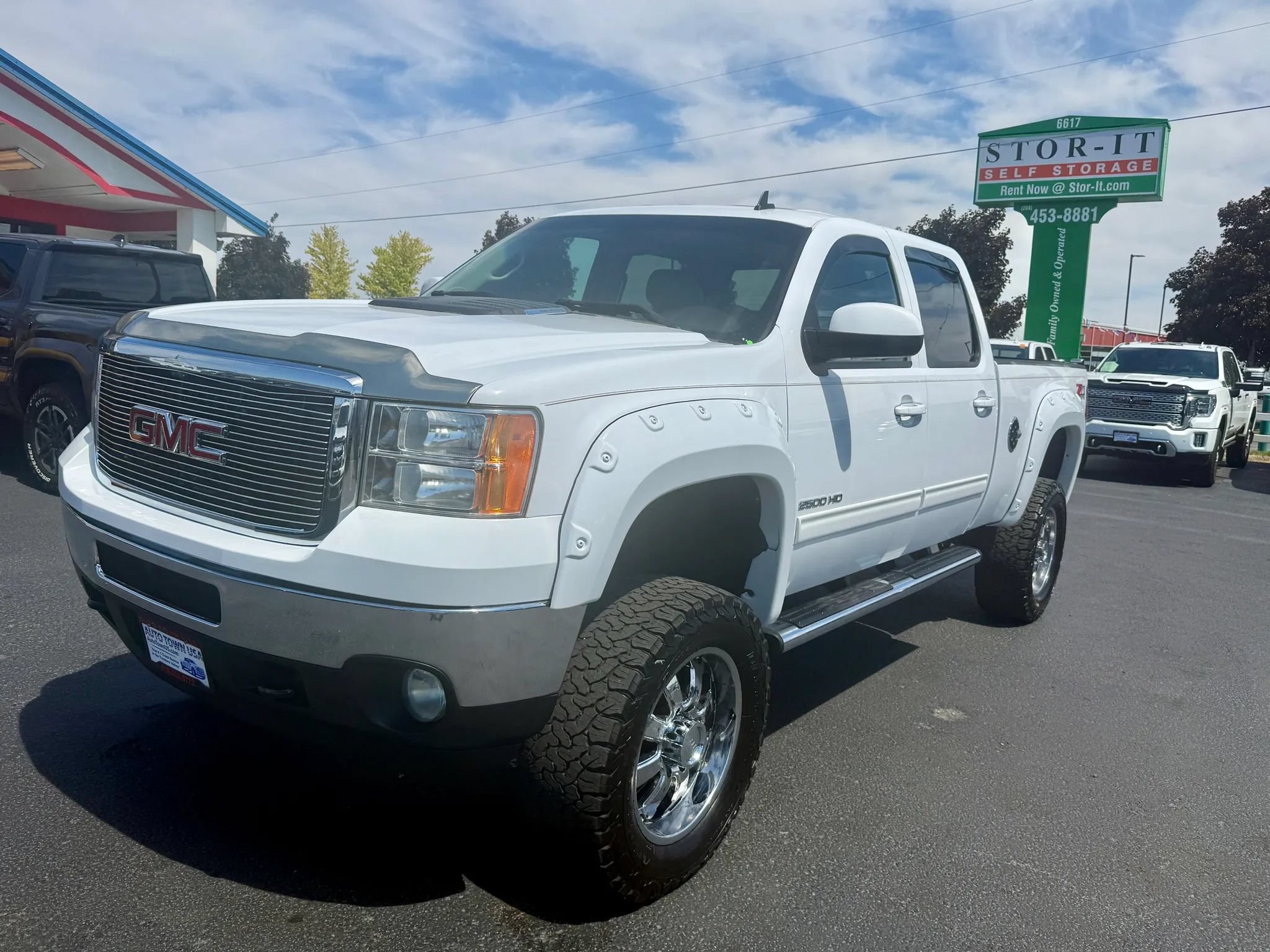 Used 2011 GMC Sierra 2500 SLT w/ SLT Convenience Package AWD/4WD image 1