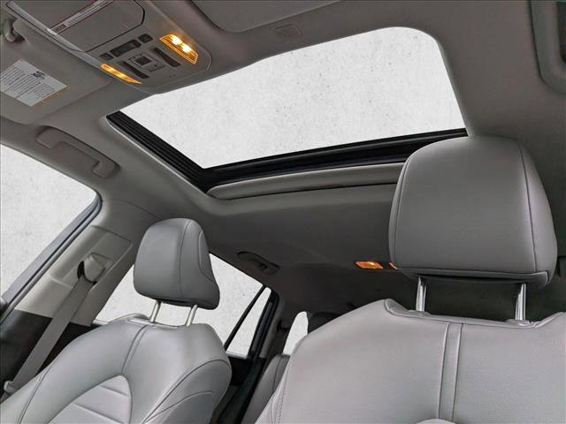 Used 2022 Toyota Highlander XLE AWD/4WD image 15