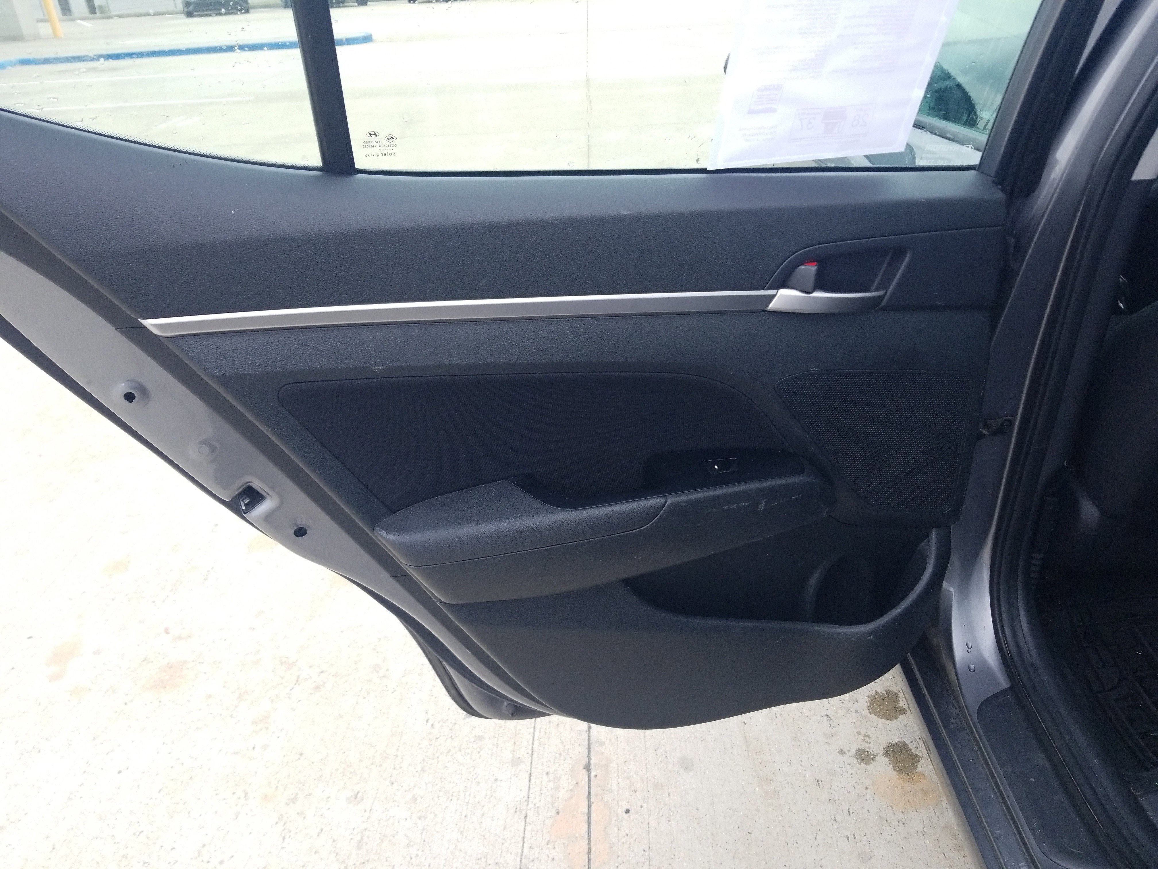 Used 2019 Hyundai Elantra SEL w/ Cargo Package image 11