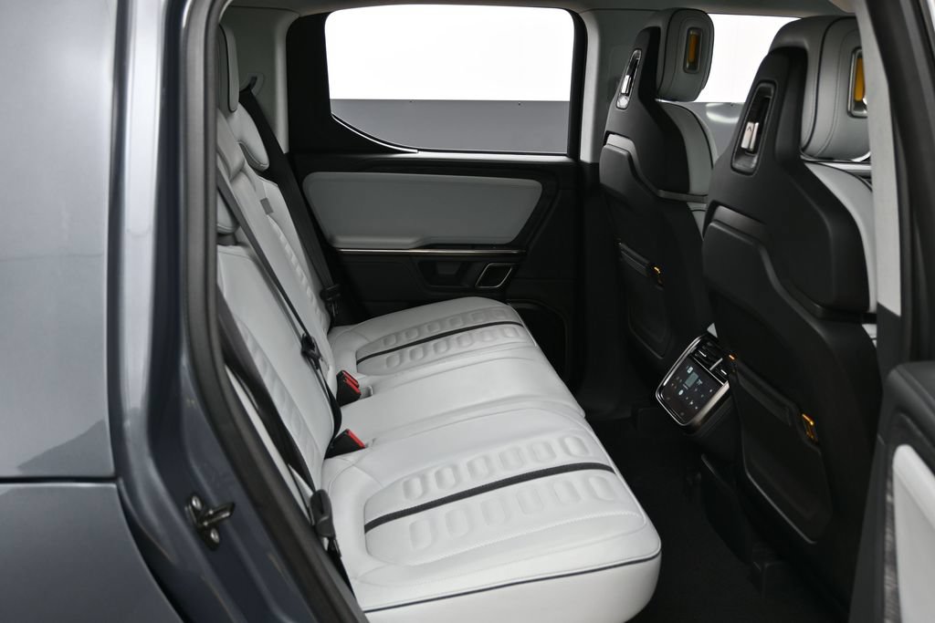 Used 2022 Rivian R1T Adventure AWD/4WD image 32