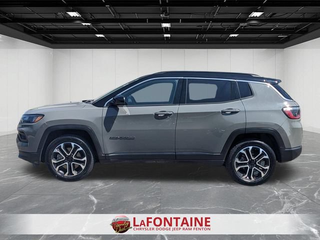 Used 2023 Jeep Compass Limited AWD/4WD image 2