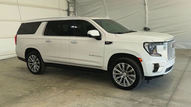 Used 2021 GMC Yukon XL Denali w/ Denali Premium Package image 2