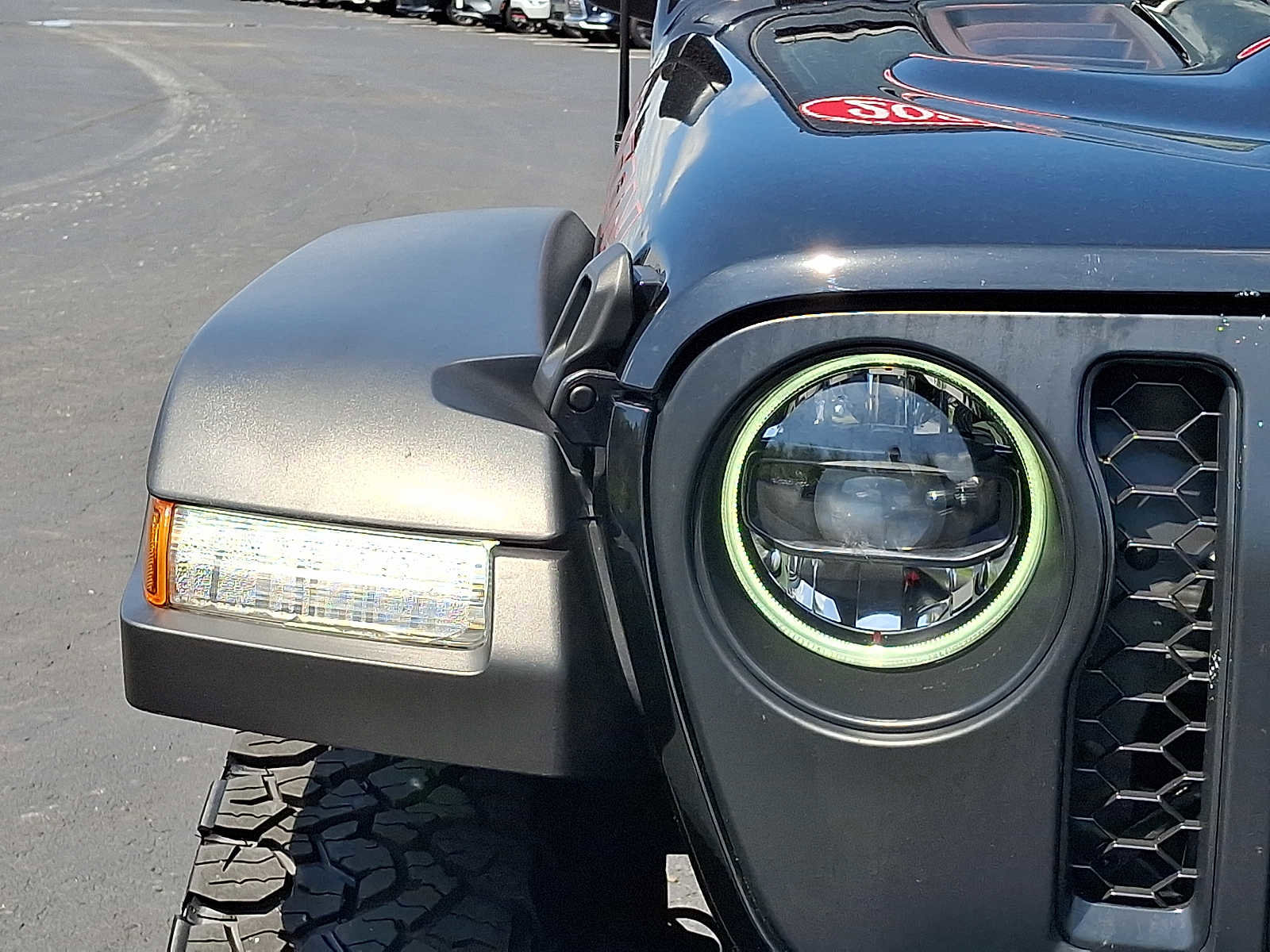 Used 2023 Jeep Gladiator Rubicon w/ LED Lighting Group AWD/4WD image 9