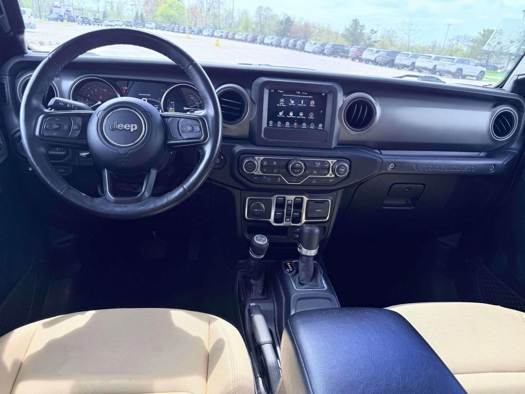 Used 2023 Jeep Wrangler Unlimited w/ Cold Weather Group AWD/4WD image 3