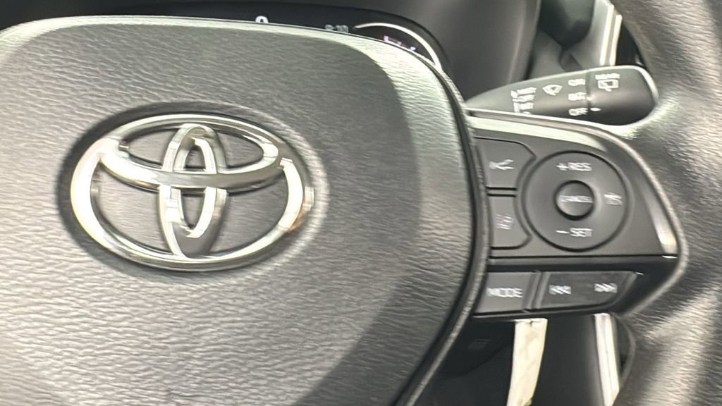 Used 2024 Toyota RAV4 LE image 22