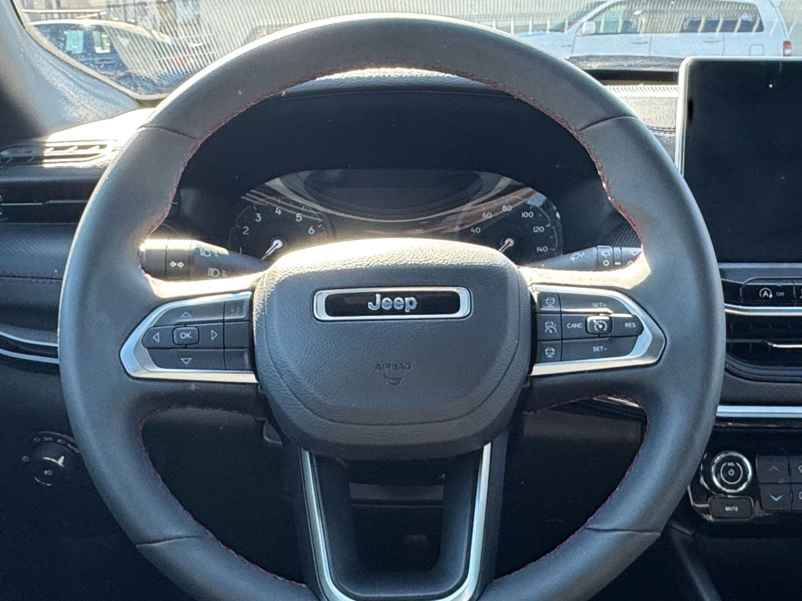 Used 2025 Jeep Compass Trailhawk image 27