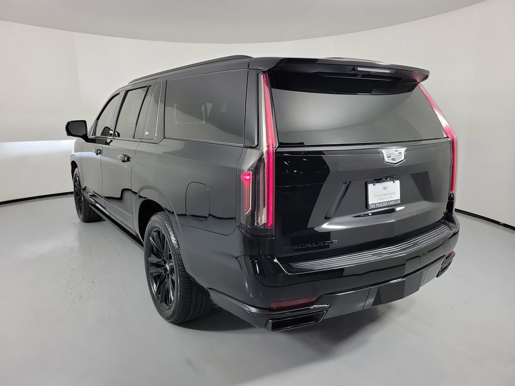 Used 2023 Cadillac Escalade ESV Sport w/ LPO, ONYX Package image 3