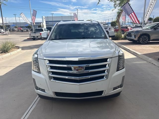 Used 2019 Cadillac Escalade Luxury AWD/4WD image 3