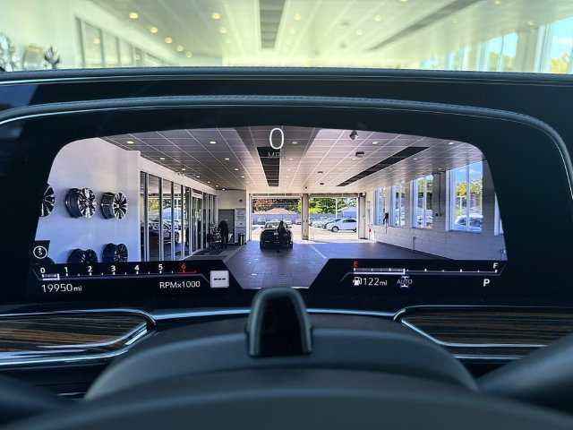 Used 2024 Cadillac Escalade Premium Luxury w/ LPO, Floor Liner Package AWD/4WD image 39