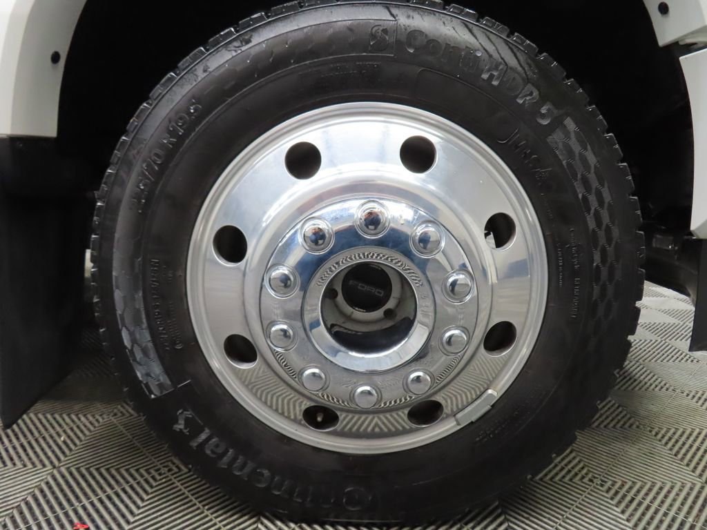 Used 2025 Ford F450 Platinum w/ Platinum Plus Package AWD/4WD image 10