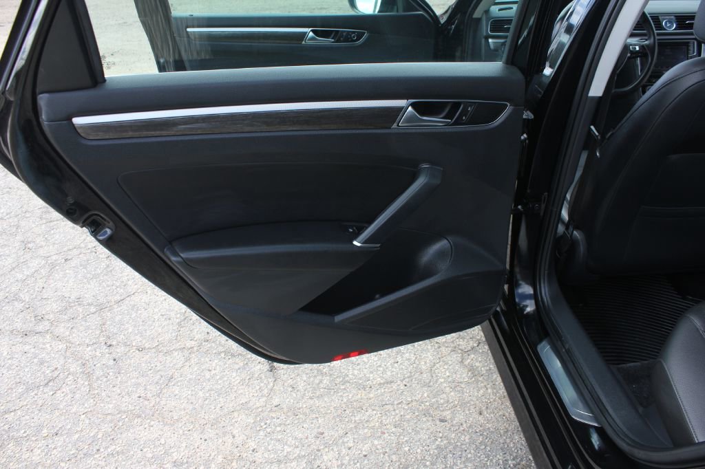 Used 2016 Volkswagen Passat 1.8T SE image 40