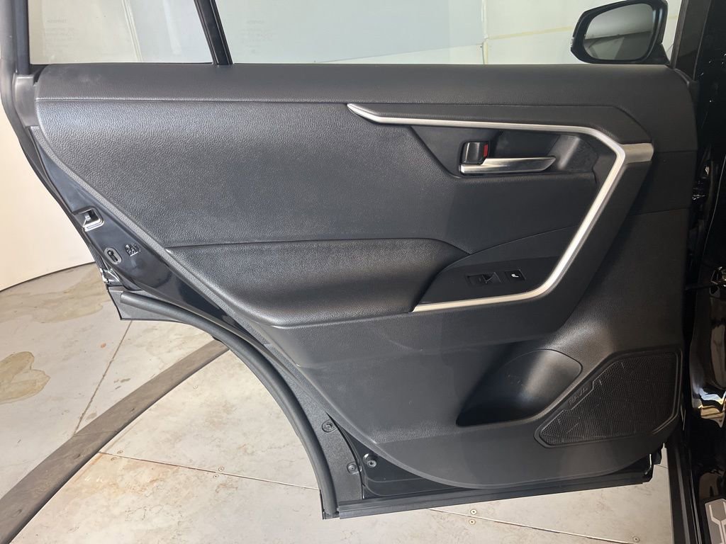 Used 2023 Toyota RAV4 SE w/ Weather & Moonroof Package image 28