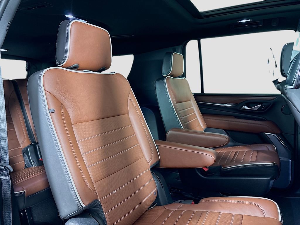 Certified 2023 GMC Yukon XL Denali Ultimate w/ LPO, Floor Liner Package AWD/4WD image 35