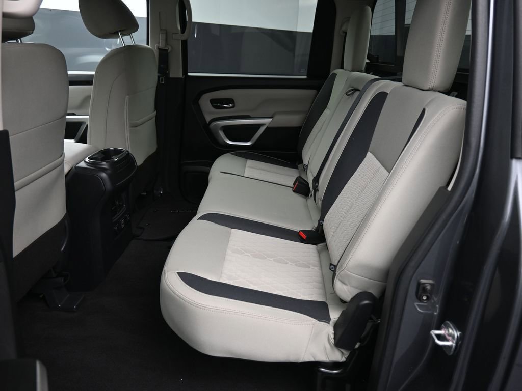 Used 2024 Nissan Titan SV w/ SV Convenience Package image 19