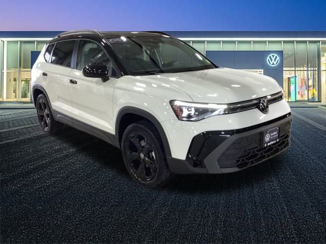 Used 2025 Volkswagen Taos SE image 5