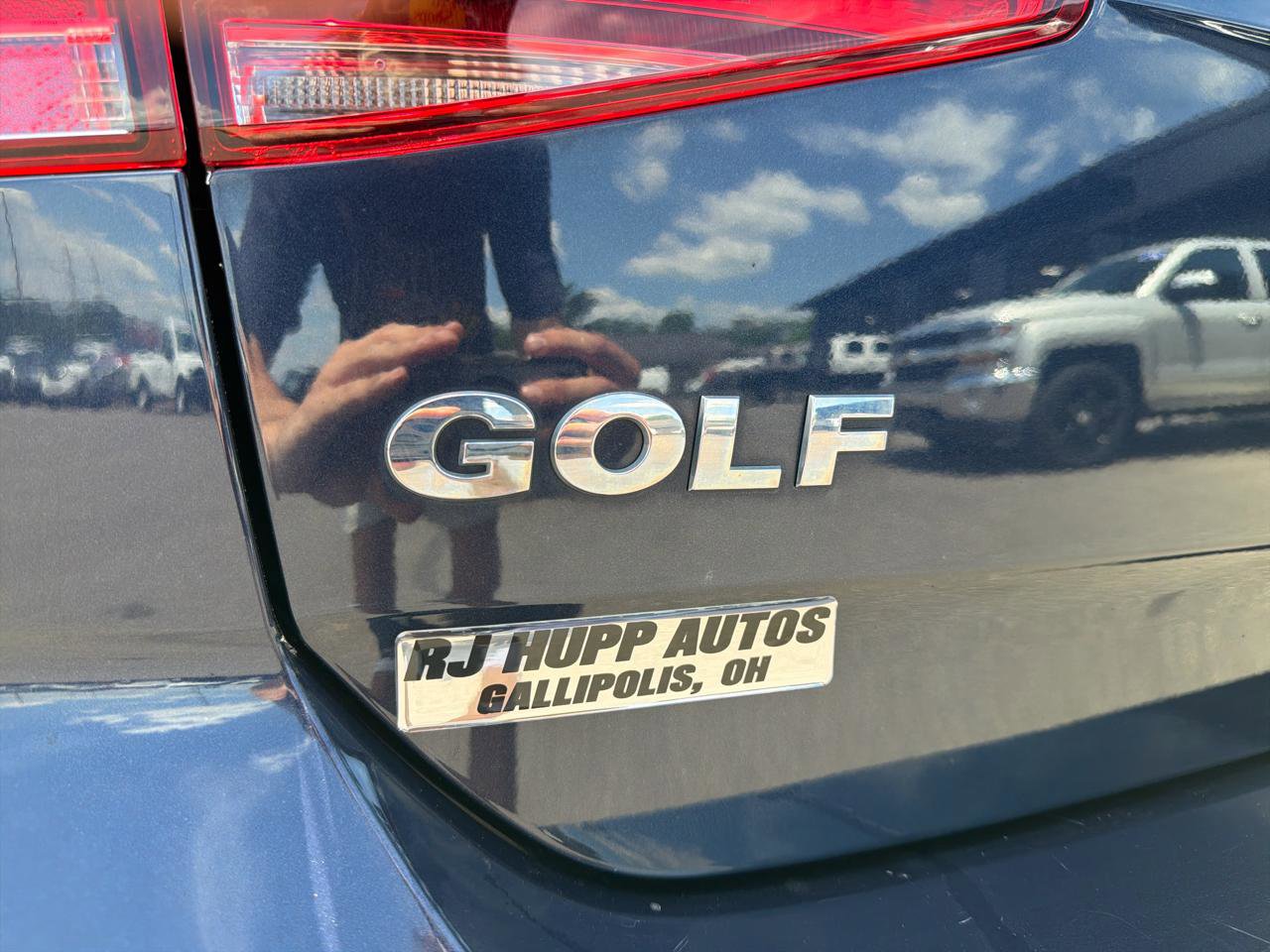 Used 2017 Volkswagen Golf Wolfsburg Edition FWD image 18