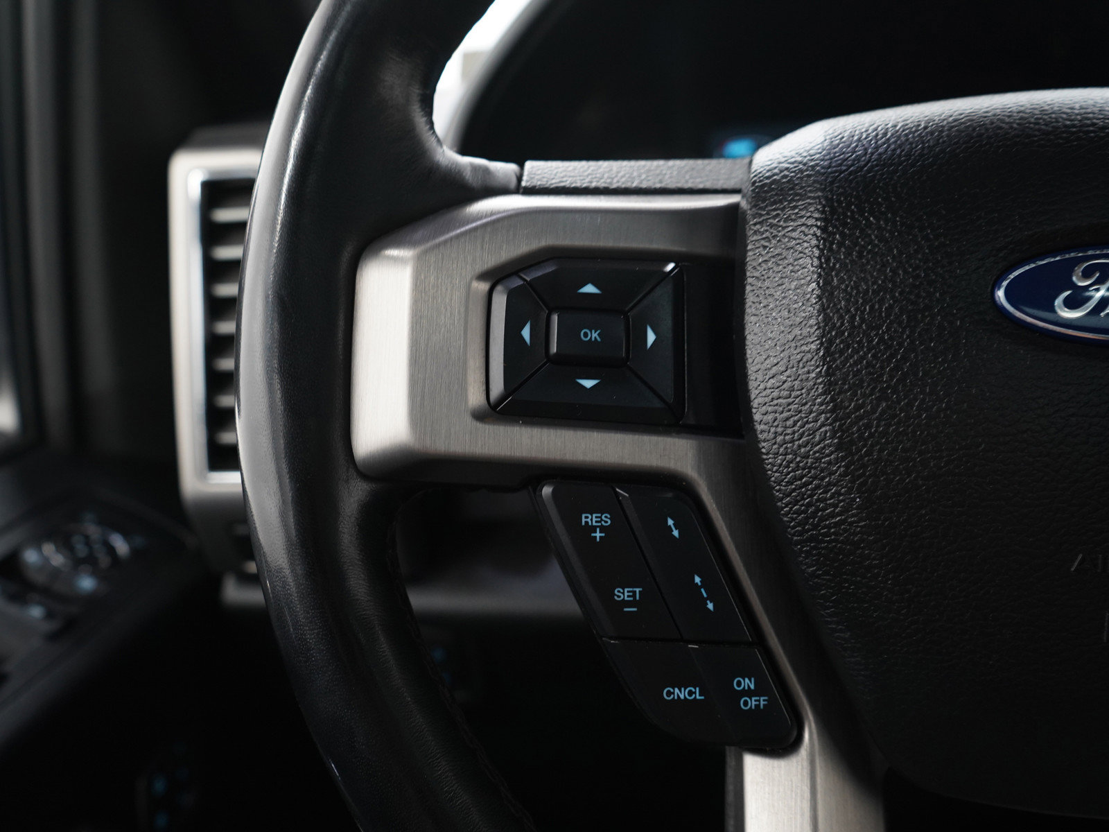 Used 2018 Ford F150 Platinum w/ Equipment Group 701A Luxury AWD/4WD image 27