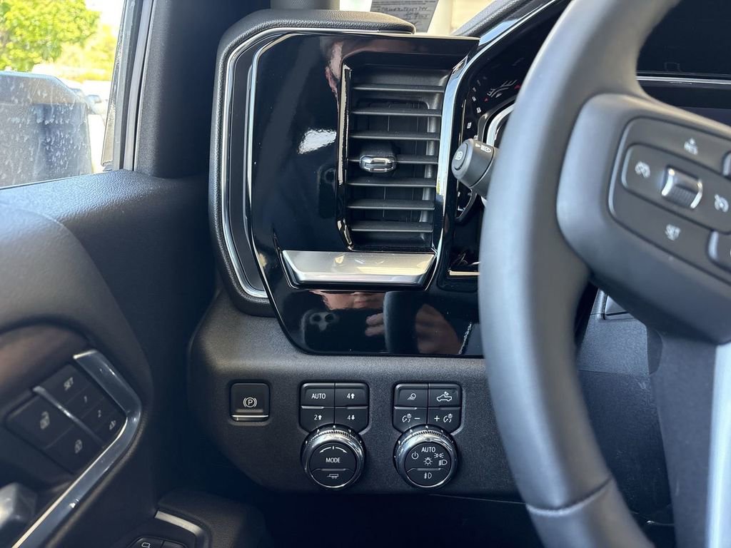 Certified 2026 GMC Sierra 2500 SLT w/ SLT Convenience Package image 18