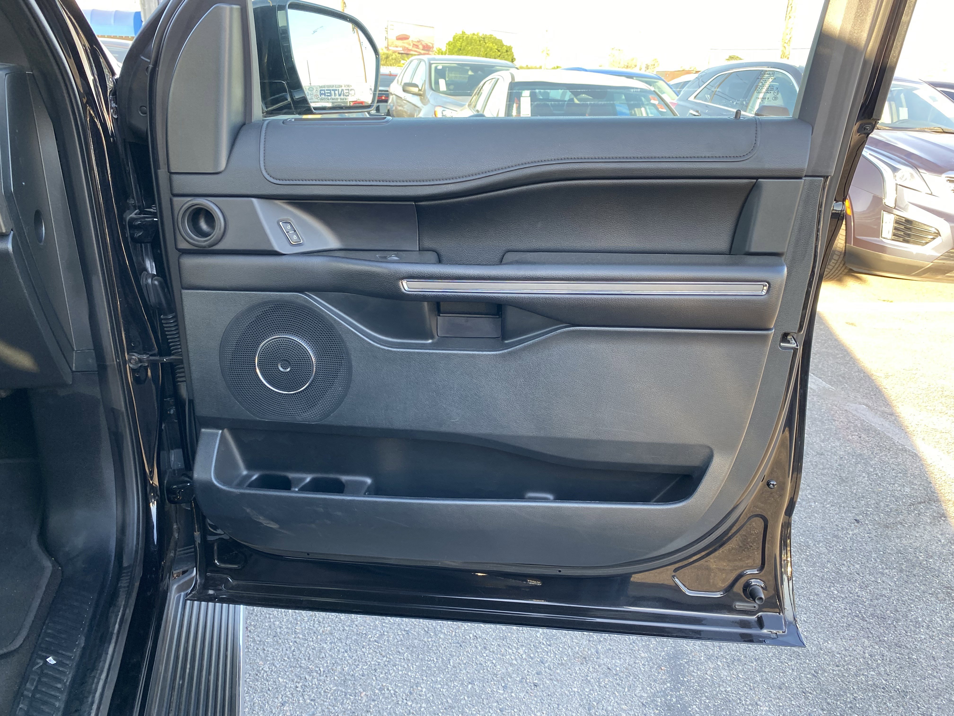 Used 2020 Ford Expedition XLT w/ Equipment Group 202A image 25