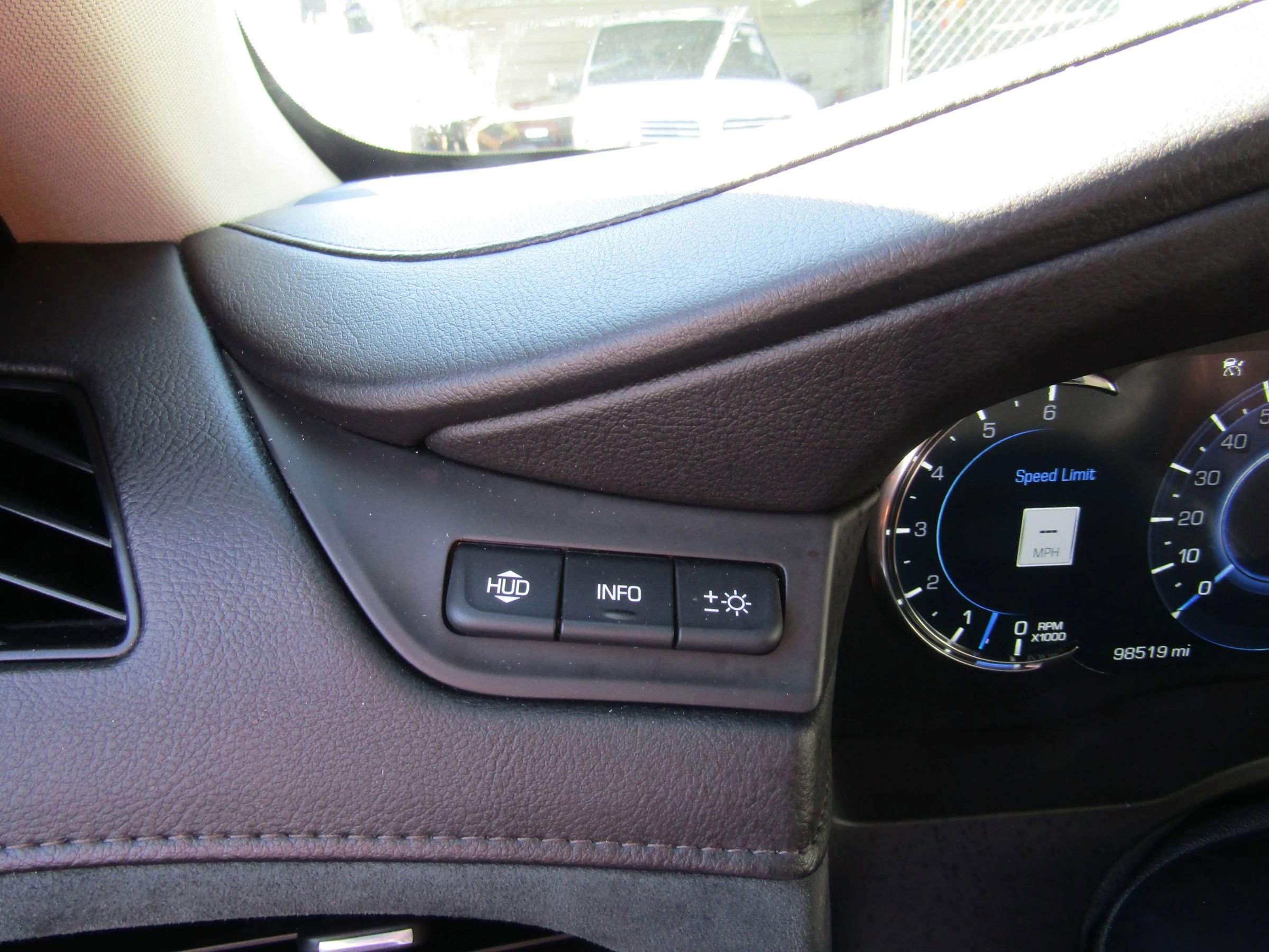 Used 2017 Cadillac Escalade Premium Luxury image 39