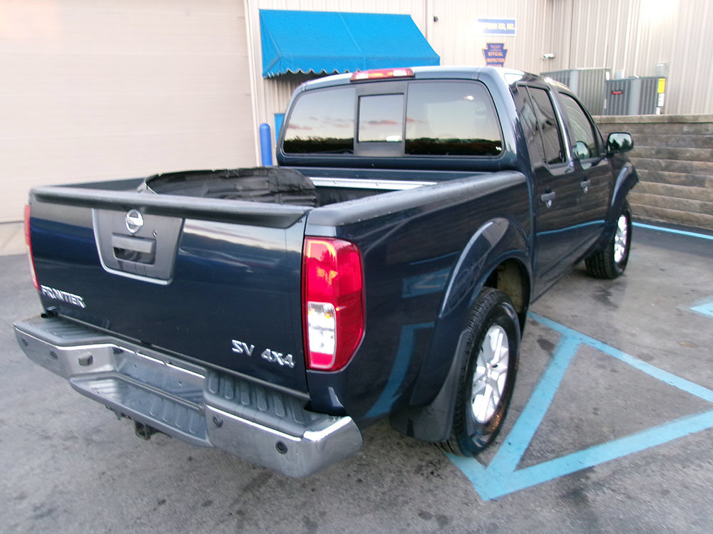 Used 2017 Nissan Frontier SV w/ SV Value Truck Package AWD/4WD image 8