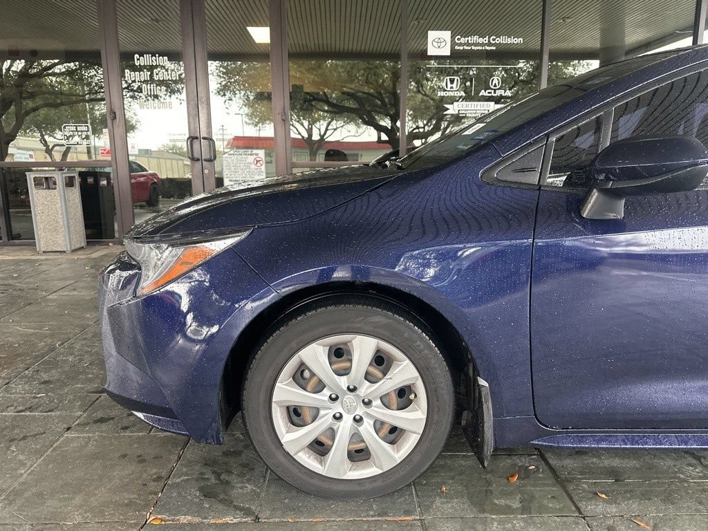 Used 2021 Toyota Corolla LE FWD image 5