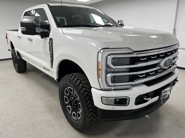 Used 2023 Ford F350 Platinum AWD/4WD image 2