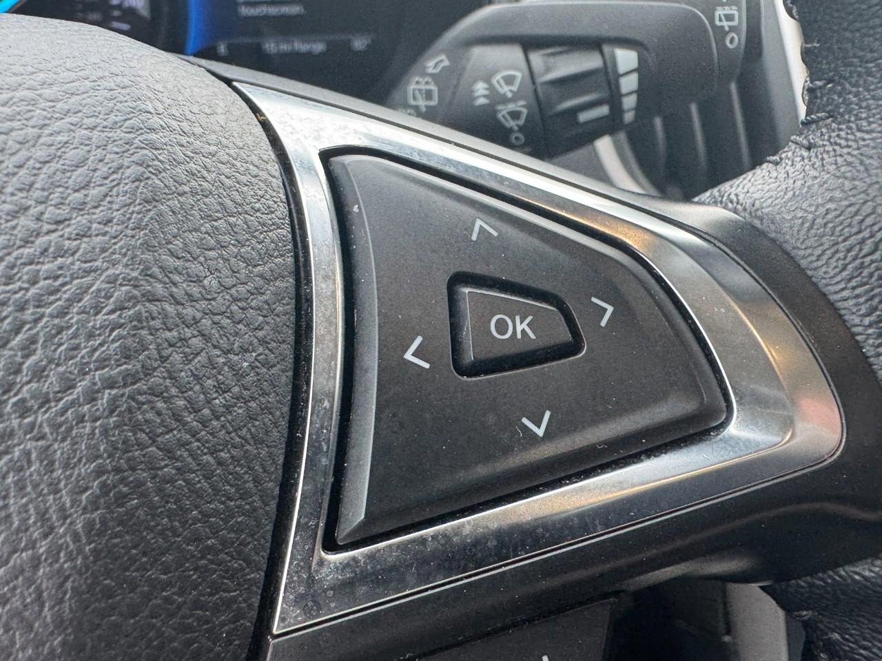 Used 2022 Ford Edge SEL w/ Convenience Package AWD/4WD image 17